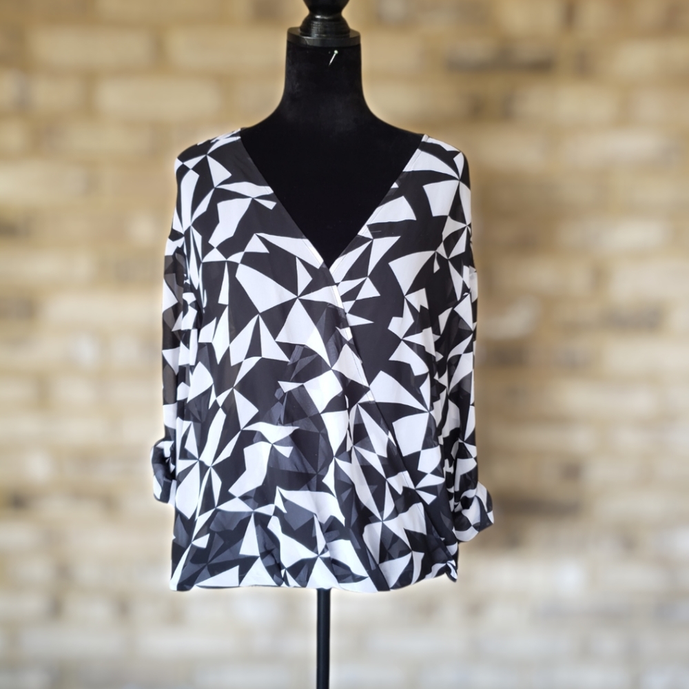 Decree Black White Geometric Print Faux Wrap Blouse Size Juniors XL